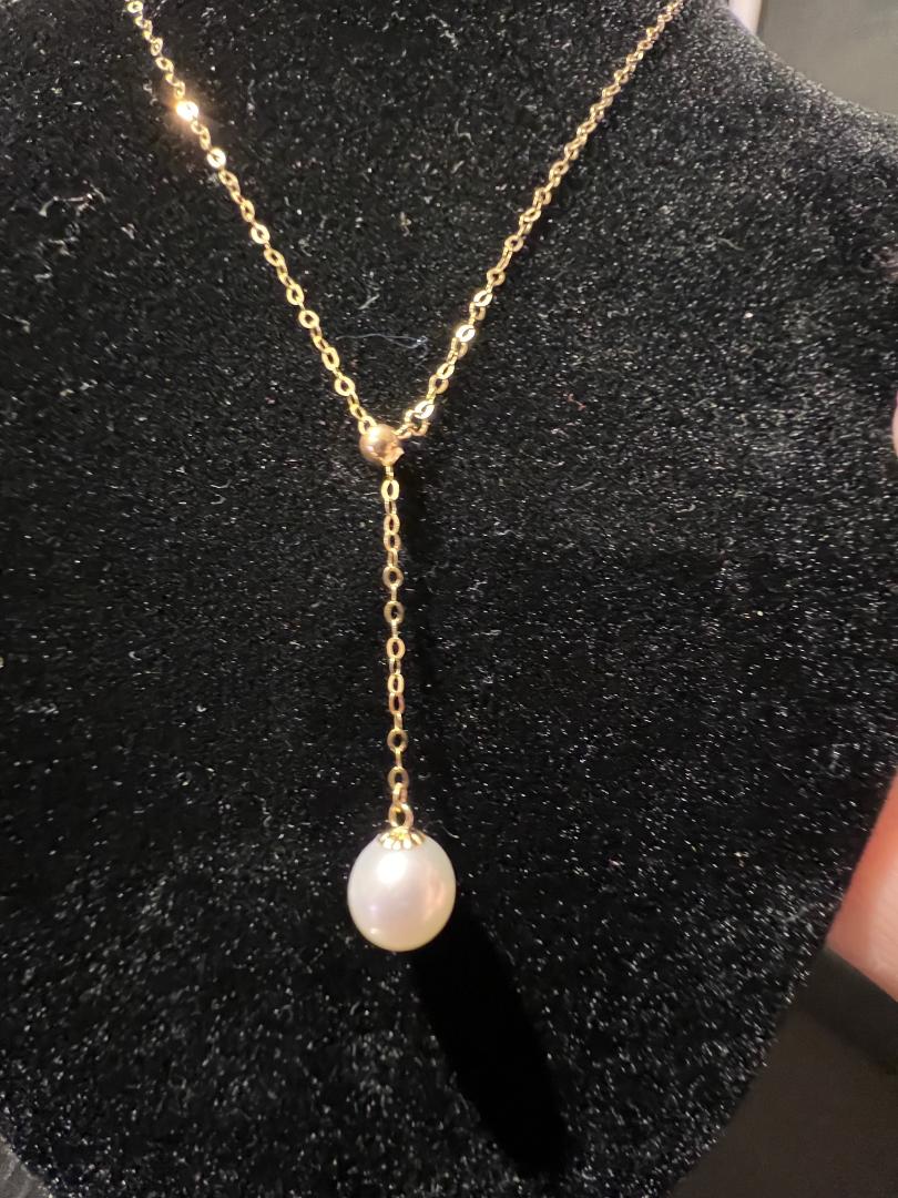 18K yellow gold necklace with Japanese cultured Akoya pearl = Timeless Elegance Meets Japanese Perfection